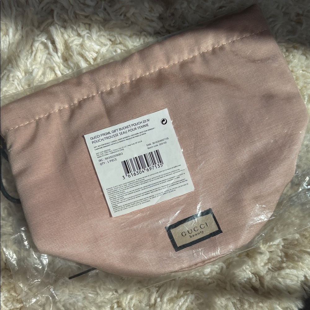 Gucci Blush Pink Canvas Pouch - Picture 4 of 11